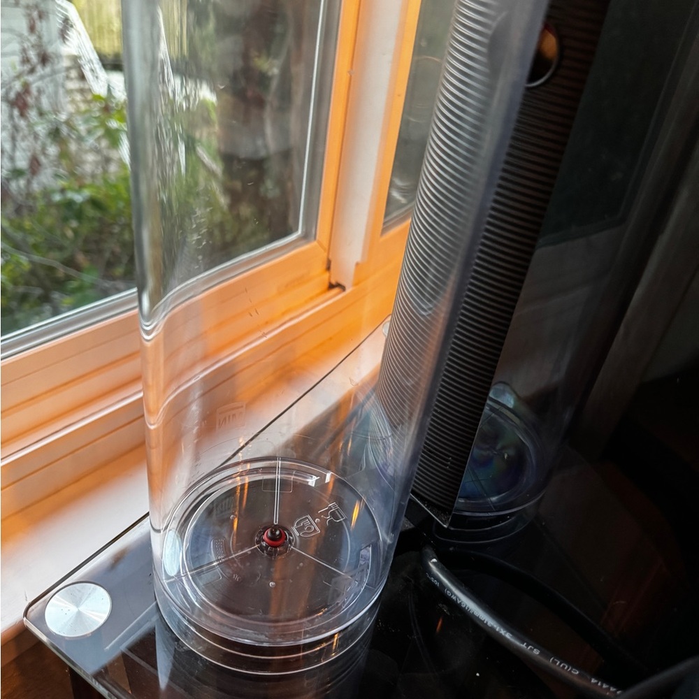 Nespresso Vertuo Plus Black Coffee Maker with Frother - Picture 4 of 5